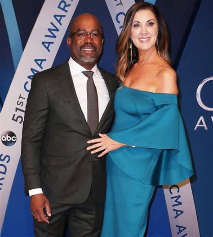 Mariah Leonard- Boyfriend, Height, Net Worth, Career, Nationality